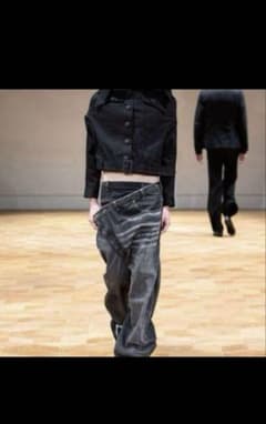 ORIMI OVERLAP BAGGY DENIM PANTS 1回のみ着用のサムネイル