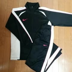 【価格交渉可】ナイキ　ジャージ上下のサムネイル