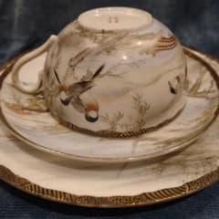 明治時代　大日本　高坂造　横浜焼　 エッグシェル　トリオ　里帰り　花鳥図 明治時代 大日本 高坂造 横浜焼 エッグシェル トリオ 里帰り 花鳥図