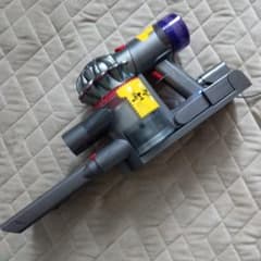 ジャンク Dyson V8 Slim Fluffy クリーナーヘッドとパイプ無しのサムネイル