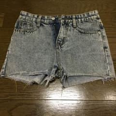 ショートパンツのサムネイル