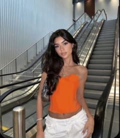 オレンジ フリルベアトップス クロップド ブラトップ - メルカリ