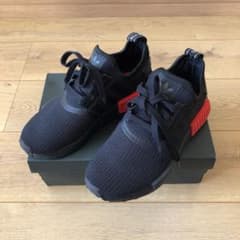 アディダス　レディース　スニーカー　23㎝　NMD R1のサムネイル