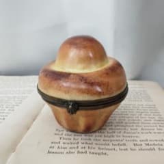 リモージュボックス パン　陶器 フランス製　蓋付きボックス　小物入れ リモージュボックス パン 陶器 フランス製 蓋付きボックス 小物入れ
