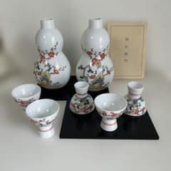 十四代 柿右衛門 錦 松竹梅文 酒器 徳利 お猪口 盃 十四代 柿右衛門 錦 松竹梅文 酒器 徳利 お猪口 盃 - メルカリ