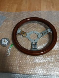 小径　ウッド ステアリング　29パイ　美品！　旧車　カスタムカーにのサムネイル