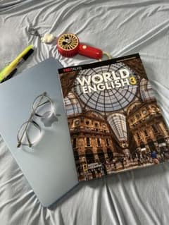 World English 3 Third Edition 英語教材のサムネイル