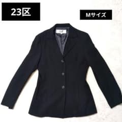 【美品】23区 テーラードジャケット ブラックのサムネイル