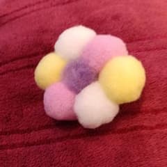 パステルカラー ポンポン フラワー ヘアゴムのサムネイル