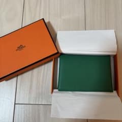 新品、未使用 HERMES カルヴィデュオ ヴェルソ 折り財布 W刻印グリーン 