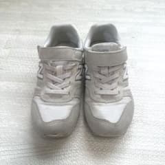 New Balance キッズスニーカー 373ホワイトのサムネイル