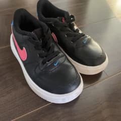 NIKE キッズ スニーカー ブラック ピンク ブルーのサムネイル