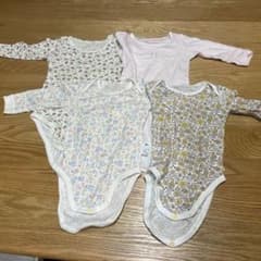 ユニクロ　コンビミニ　ボディースーツ　肌着　まとめ売り　80のサムネイル
