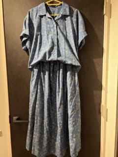 【ikka】半袖　青色花柄セットアップのサムネイル