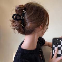 【残３】人気　レディース　ヘアクリップ　ハート　髪留め　大きめ　家　デートのサムネイル