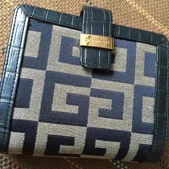 GIVENCHY  ジバンシィのサムネイル