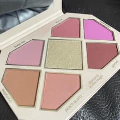本日まで値下げJouer Cosmetics チーク&ハイライター パレット美品のサムネイル