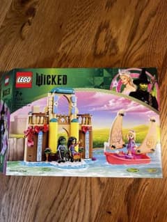 レゴ　ウィキッド　75681 シズ大学のグリンダ、エルファバ、ネッサローズ