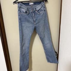 (ほぼ未使用)ZARA ストレートデニム ライトブルー EUR38のサムネイル