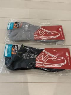 ＊nezu様専用＊6/30まで期間限定New balance ソックス2足セットのサムネイル