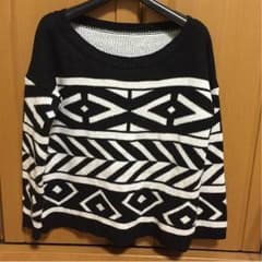 ニット トップスのサムネイル