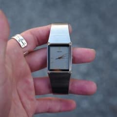 80s Vintage Seiko タンク レクタンレギュラー グレー文字盤 - メルカリ