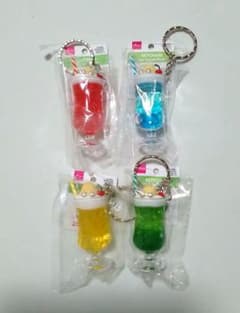 DAISO アイスクリームフロート キーホルダー 4種セットのサムネイル