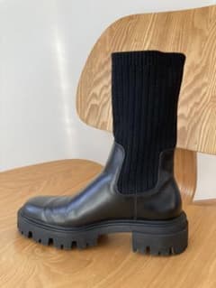 ZARA トラックソール付きソックススタイルアンクルブーツのサムネイル