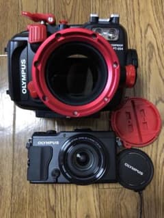 オリンパス カメラ(XZ-2)とハウジング(PT-054) セットのサムネイル