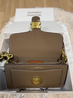 COACH タビー ショルダーバッグ 20 □ トープ × ゴールド金具 / - メルカリ