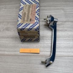b*4様 （16）NISSAN ESCUTCHEON 82606-28500 b*4様 （16）NISSAN ESCUTCHEON 82606-28500 - メルカリ