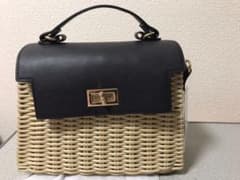 しまむら　カゴバッグ　ショルダー　新品　ベージュのサムネイル