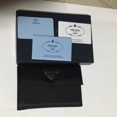 プラダ 財布のサムネイル