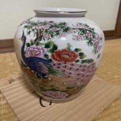 孔雀と花の装飾 陶器花瓶 陶器 花瓶 孔雀 牡丹 桜 金彩 - メルカリ