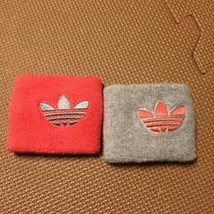 アディダスのリストバンド 2色セットのサムネイル