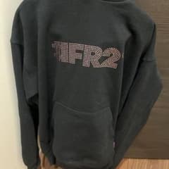 FR2 スワロ装飾 ブラックパーカー ウサギ刺繍付き - メルカリ