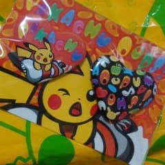 ポケモンセンター限定 ピカチュウ Oops! 缶バッジのサムネイル