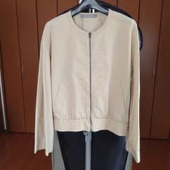 セオリーリュクス♡タグ付ノーカラーブルゾン　ベージュ　38サイズ セオリーリュクス♡タグ付ノーカラーブルゾン ベージュ 38サイズ