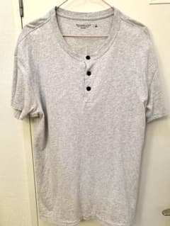 アバクロビーアンドフィッチ　Abercrombie & Fitch 半袖Tシャツのサムネイル
