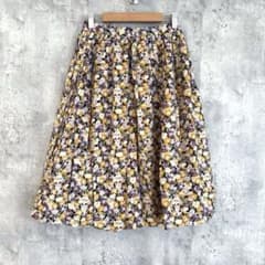 [Excellent Condition] Liberty print small floral pattern long flared skirt, lightweight, zipper closure, elegant.
