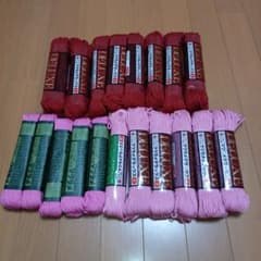 マクラメ糸　赤 ピンク+おまけ何色か？のサムネイル