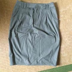 カーキ色スカートのサムネイル