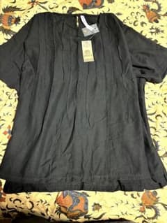 新品　トップス　黒のサムネイル
