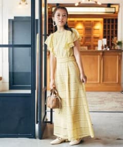 【中野綾香×Andemiu】ウエスト魅せ総レース　コンビネゾン　イエロー　新品のサムネイル