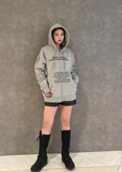 LAGUA GEM LETTERING BIG フーディパーカー - メルカリ