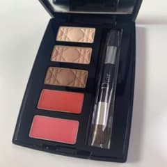 【新品】Dior ミニメイクアップパレット アイシャドウ＆リップのサムネイル