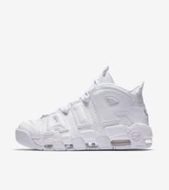 Nike Air More Uptempo Triple White スニーカーのサムネイル