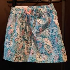 シ*ラ様 ユニクロ イージーフレアショートパンツ 花柄 サイズ130のサムネイル