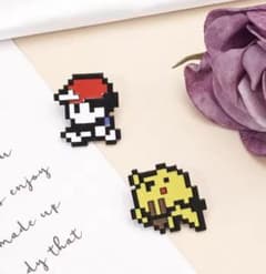 新品・未使用】ポケモン ドット絵 サトシ風 ピカチュウ風ピンバッジ