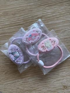 値下げしました♡ 刺繍　ヘアゴム　サンリオのサムネイル